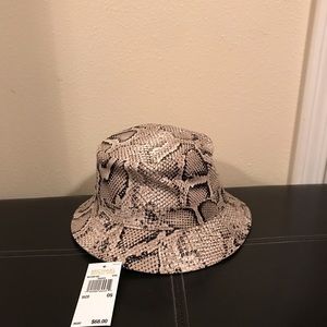 COPY - Michael Kors bucket hat